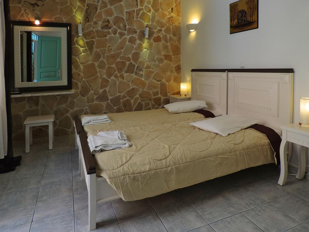 Sea Side Beach Hotel Kamari  Room photo